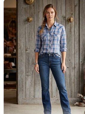 Women’s ariat Blue Plaid Button-Up Shirt